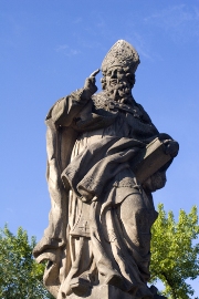 imagen de estatua religiosa